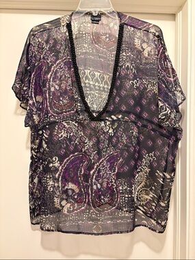 Daytrip Sheer Paisley V-Neck Tunic in Purple and Cream